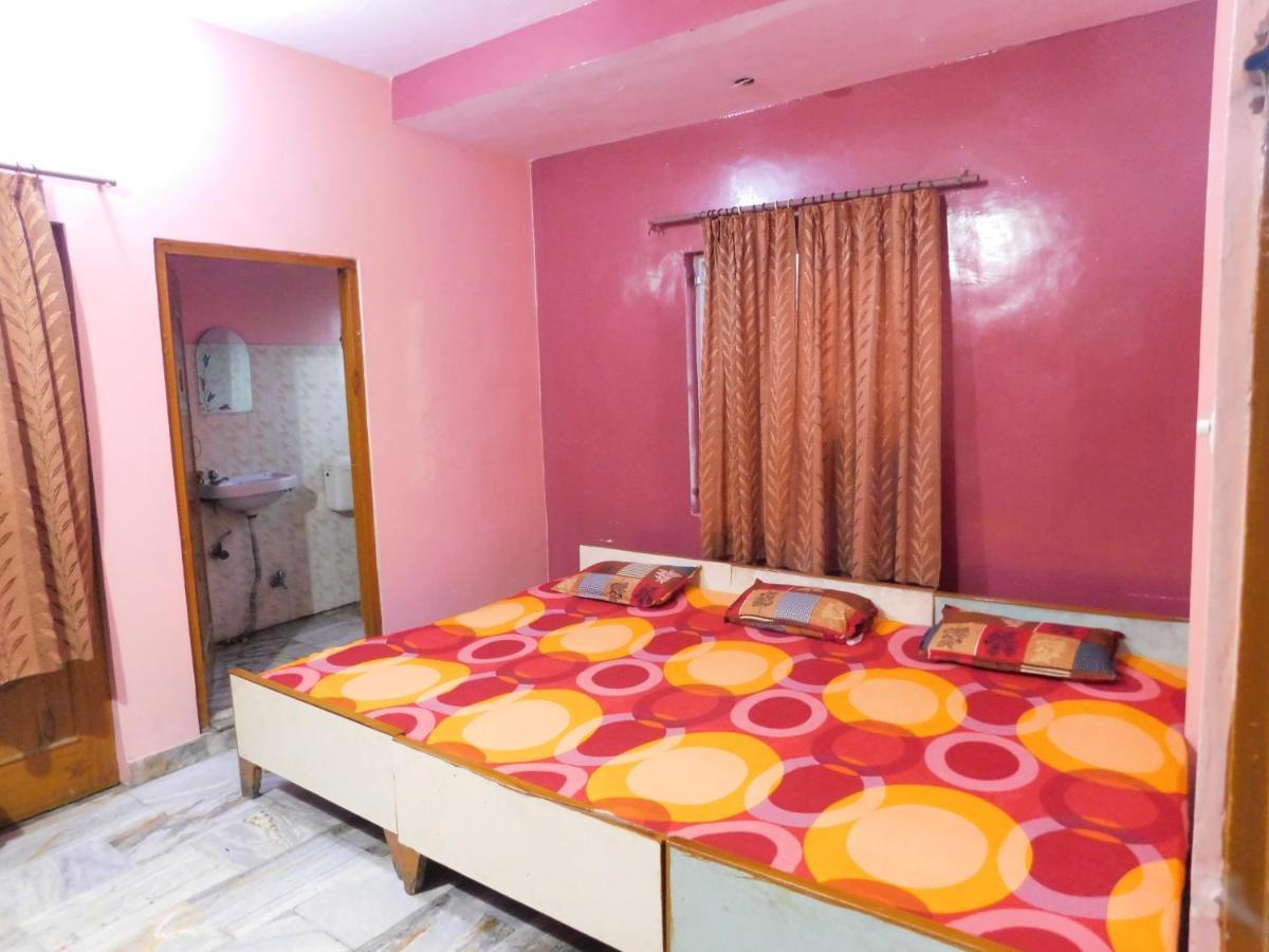 Hotel Om Palace - Couple Friendly & Local Id Accepted Dzsaipur Kültér fotó